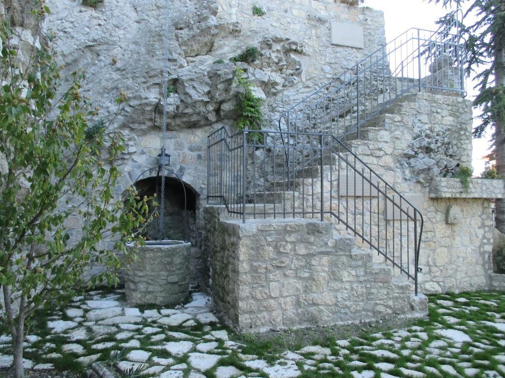 Belvilla By Oyo Graceful Apartment With Garden Petrella Guidi Esterno foto