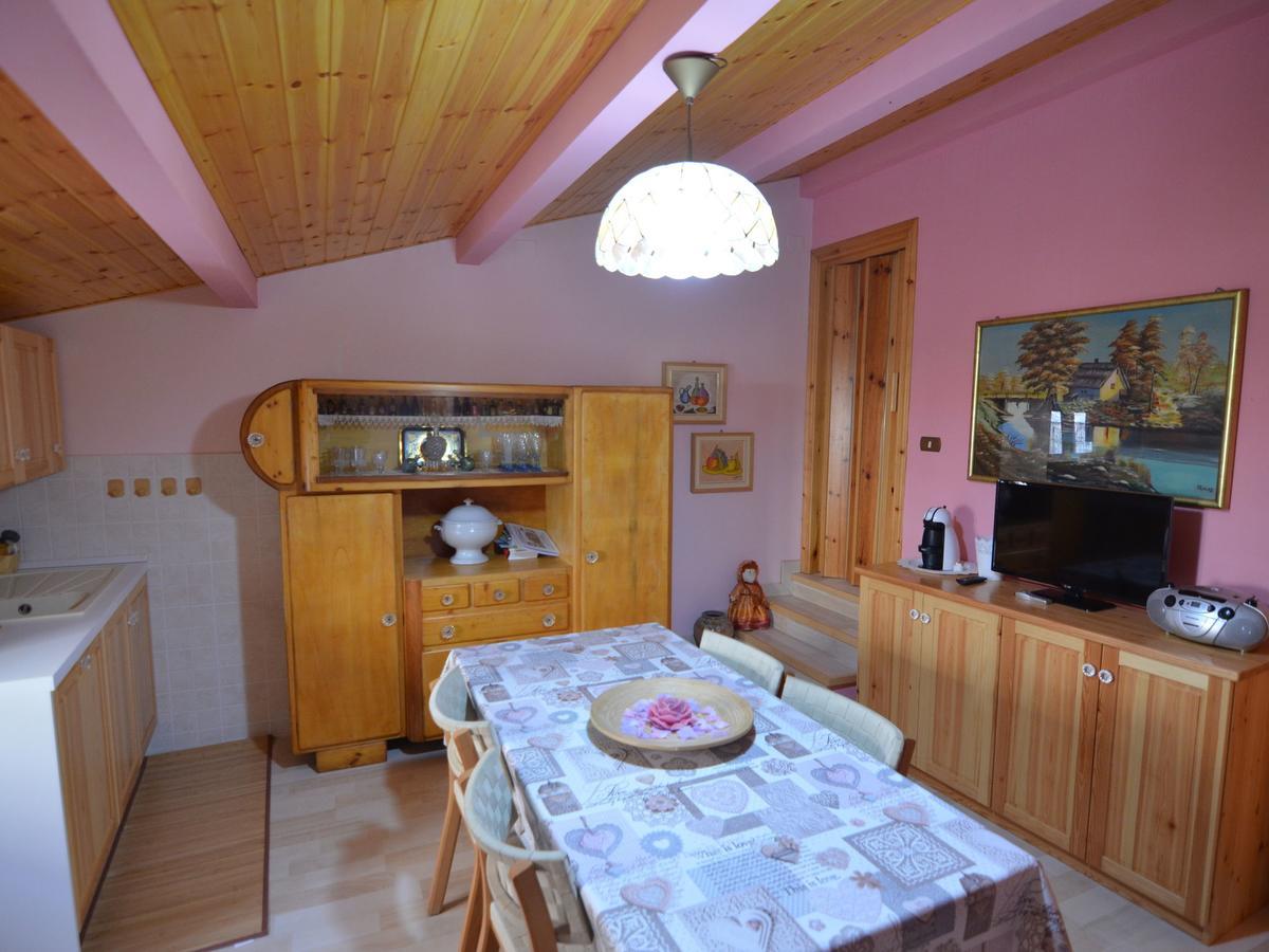 Belvilla By Oyo Graceful Apartment With Garden Petrella Guidi Esterno foto