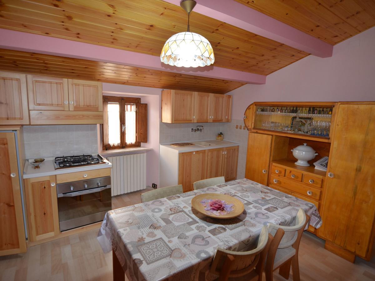 Belvilla By Oyo Graceful Apartment With Garden Petrella Guidi Esterno foto