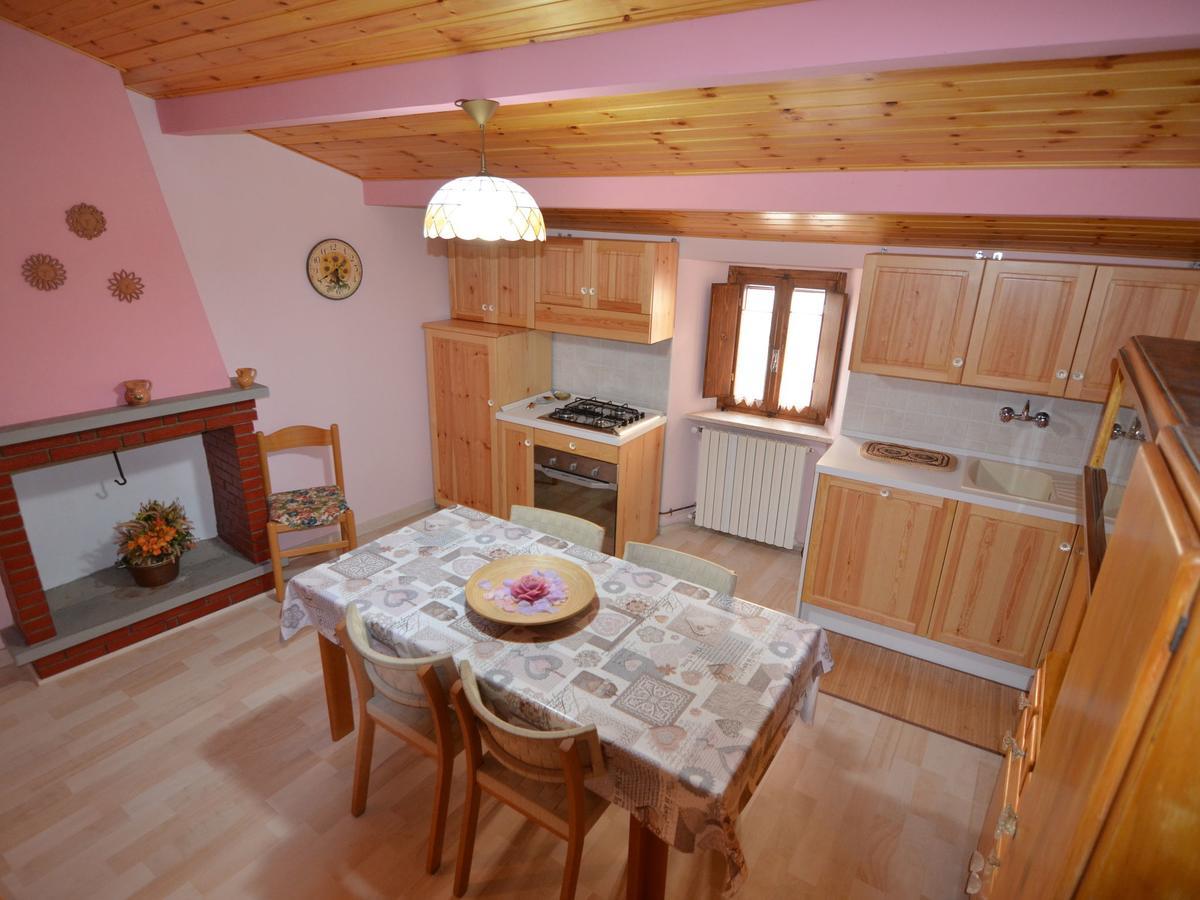 Belvilla By Oyo Graceful Apartment With Garden Petrella Guidi Esterno foto